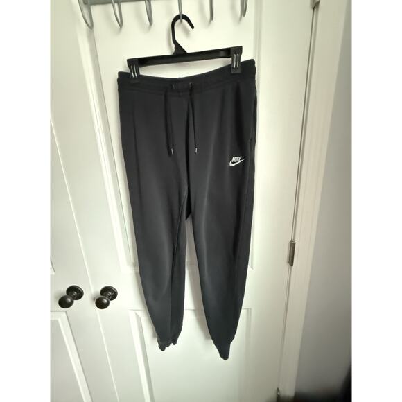 Nike Sportswear Club Fleece Jogger Men Sm Black Tapered Sweatpants Workout Gym - Picture 1 of 4